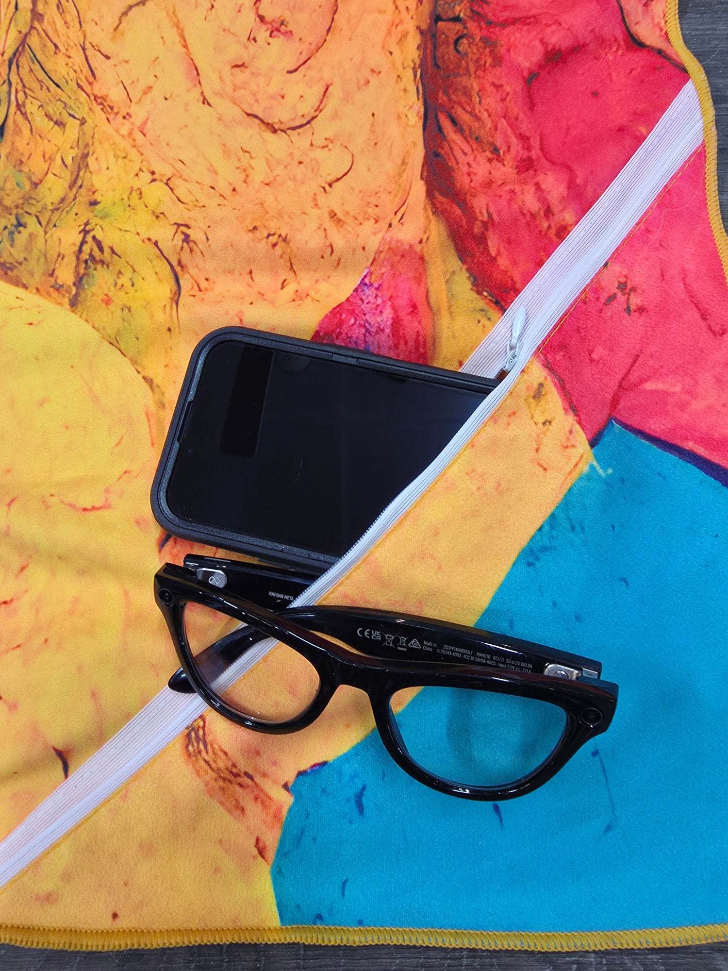 Holoholo-USA XL Sand -Free Microfiber Beach Towel with Pocket - Quick Dry, Double Sided, Limited Edition